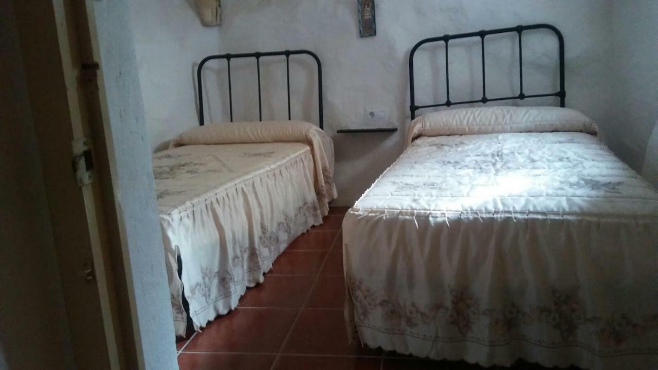 Hostal Cueva Rural La Noguera Pegalajar Exterior foto